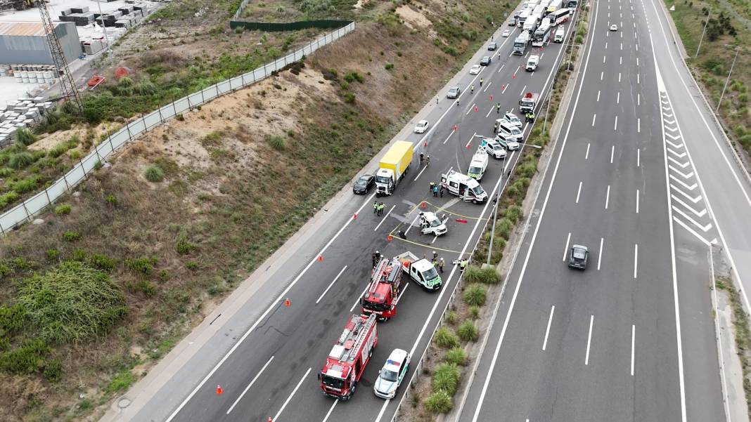 Bir ilde feci kaza! Ölü ve yaralılar var 2